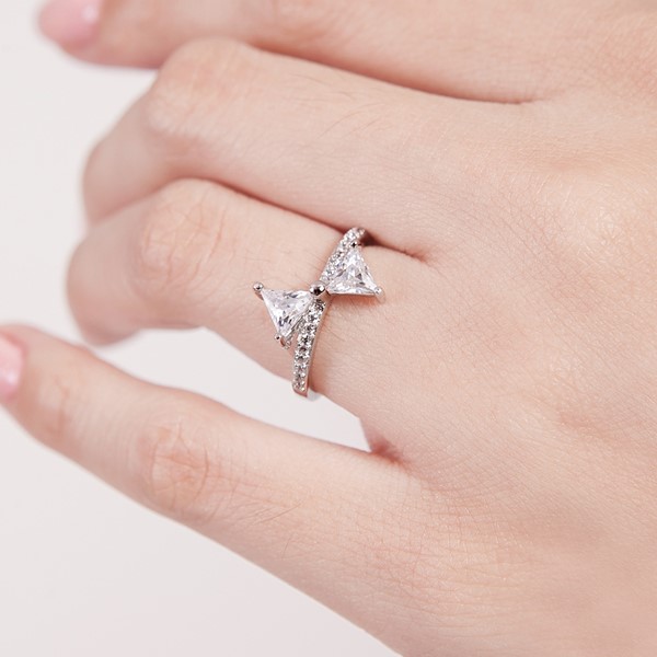蝴蝶結造型閃亮 純銀 女款戒指飾品