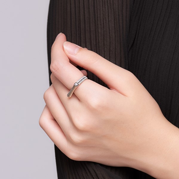 排鑽設計款 925純銀 女款戒指飾品